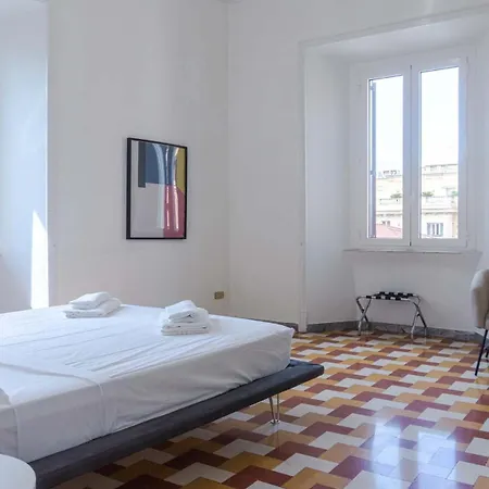 Easytopstay - Borghese Large *